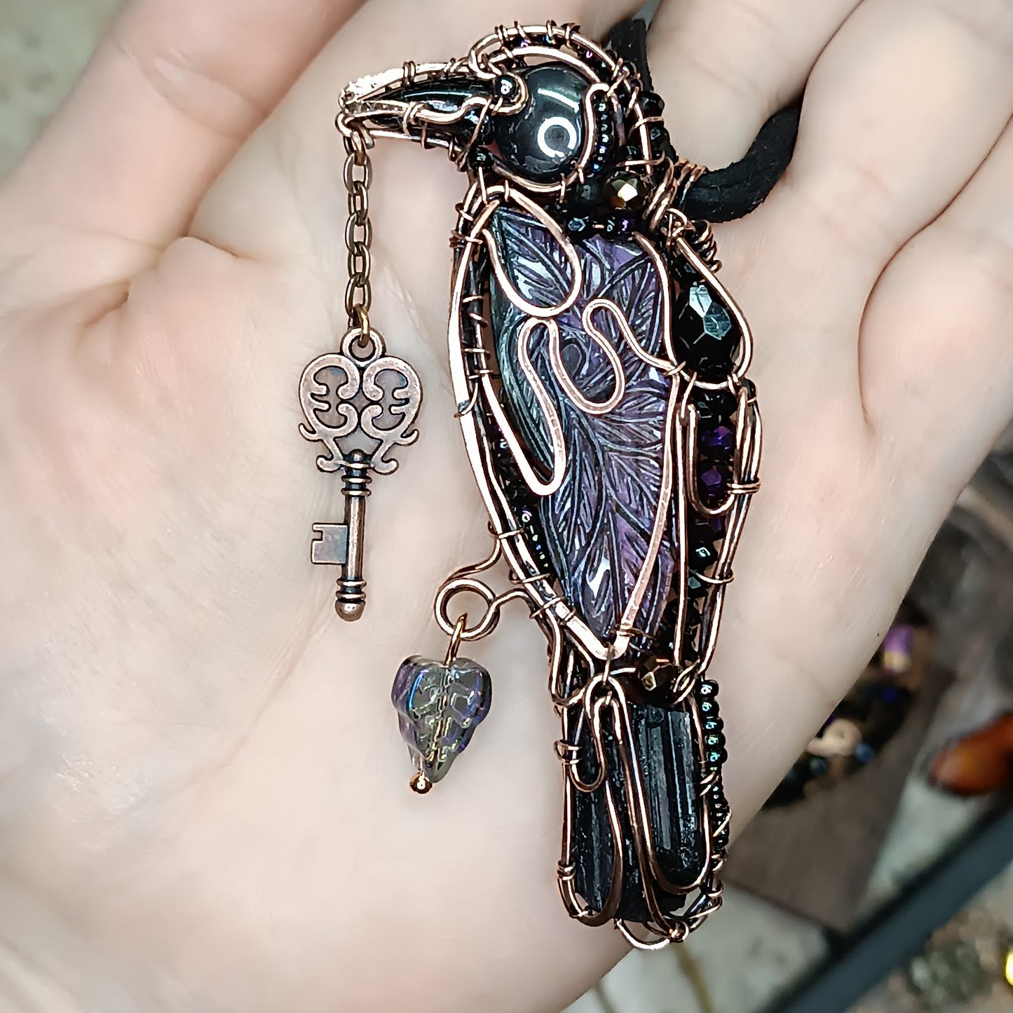 Magestic raven with the purple wings!