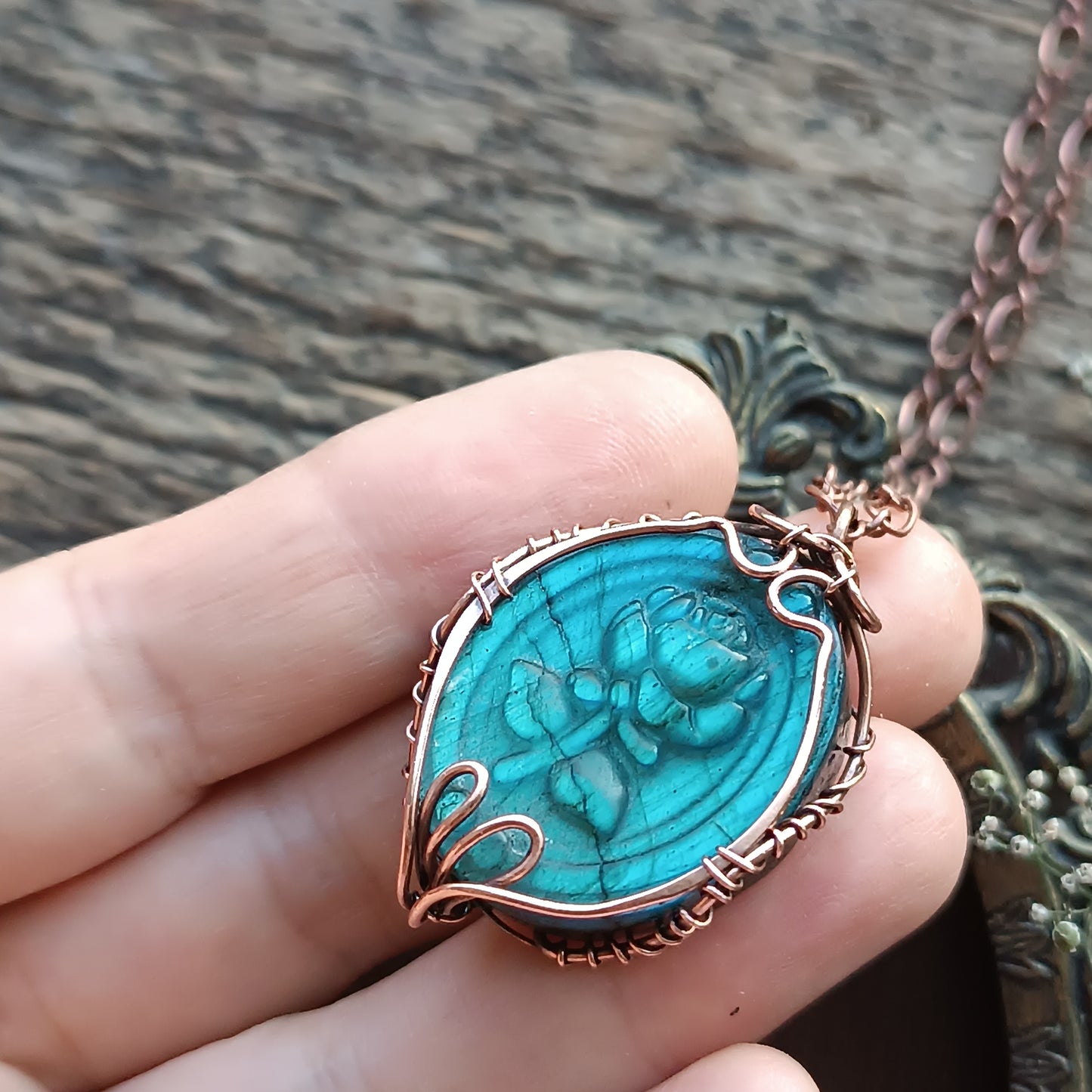 Labradorite rose pendant