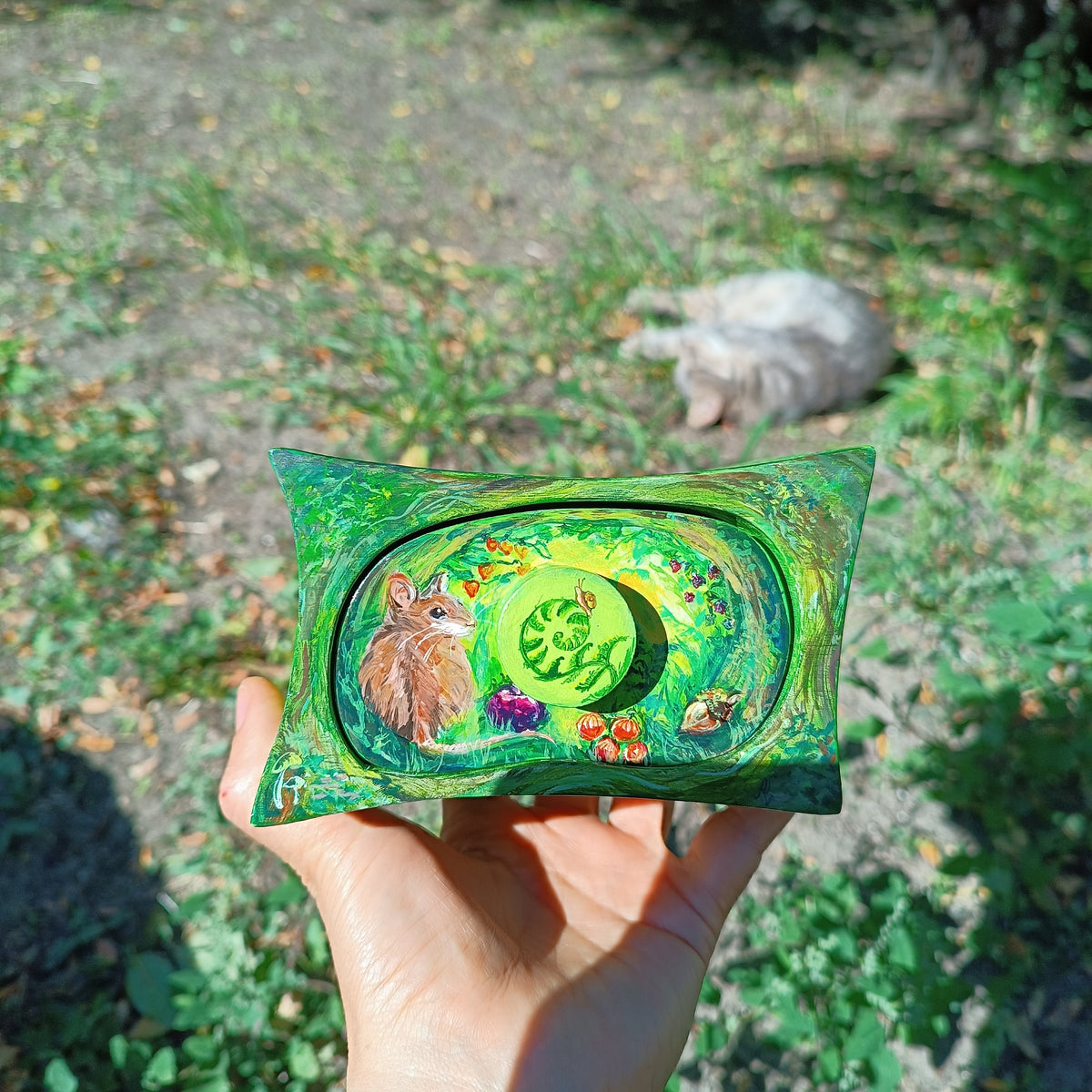 Garden mouse. Hand painted jewelry box.