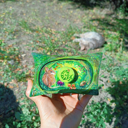 Garden mouse. Hand painted jewelry box.