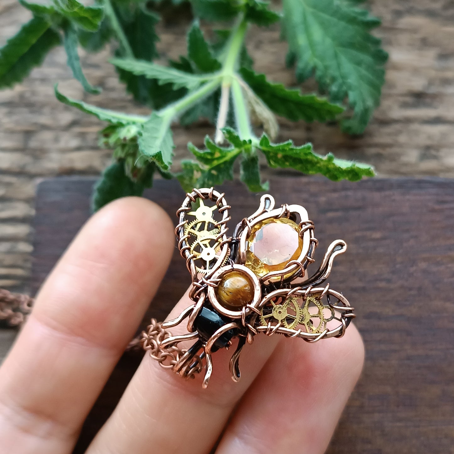 Golden cogs wings bee charm