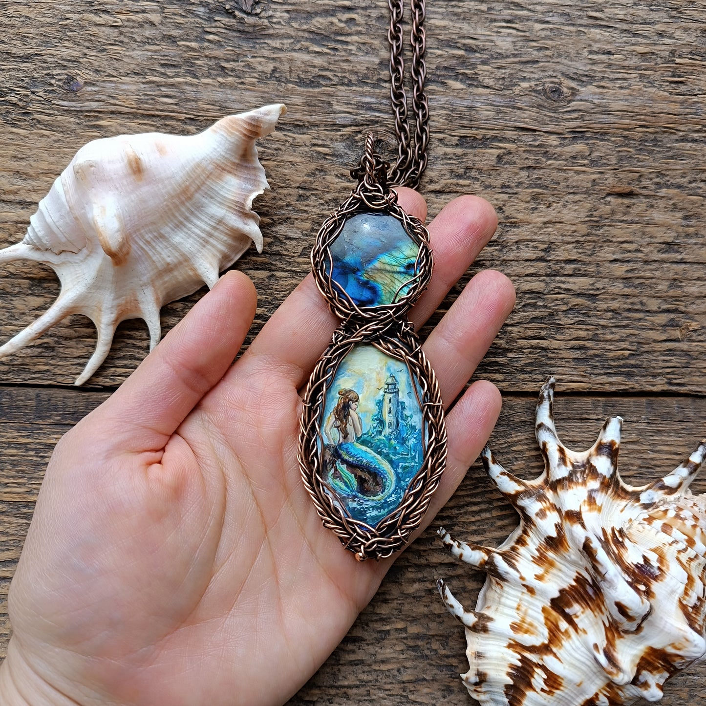 Ocean lullaby 🧜 Wearable art necklace.