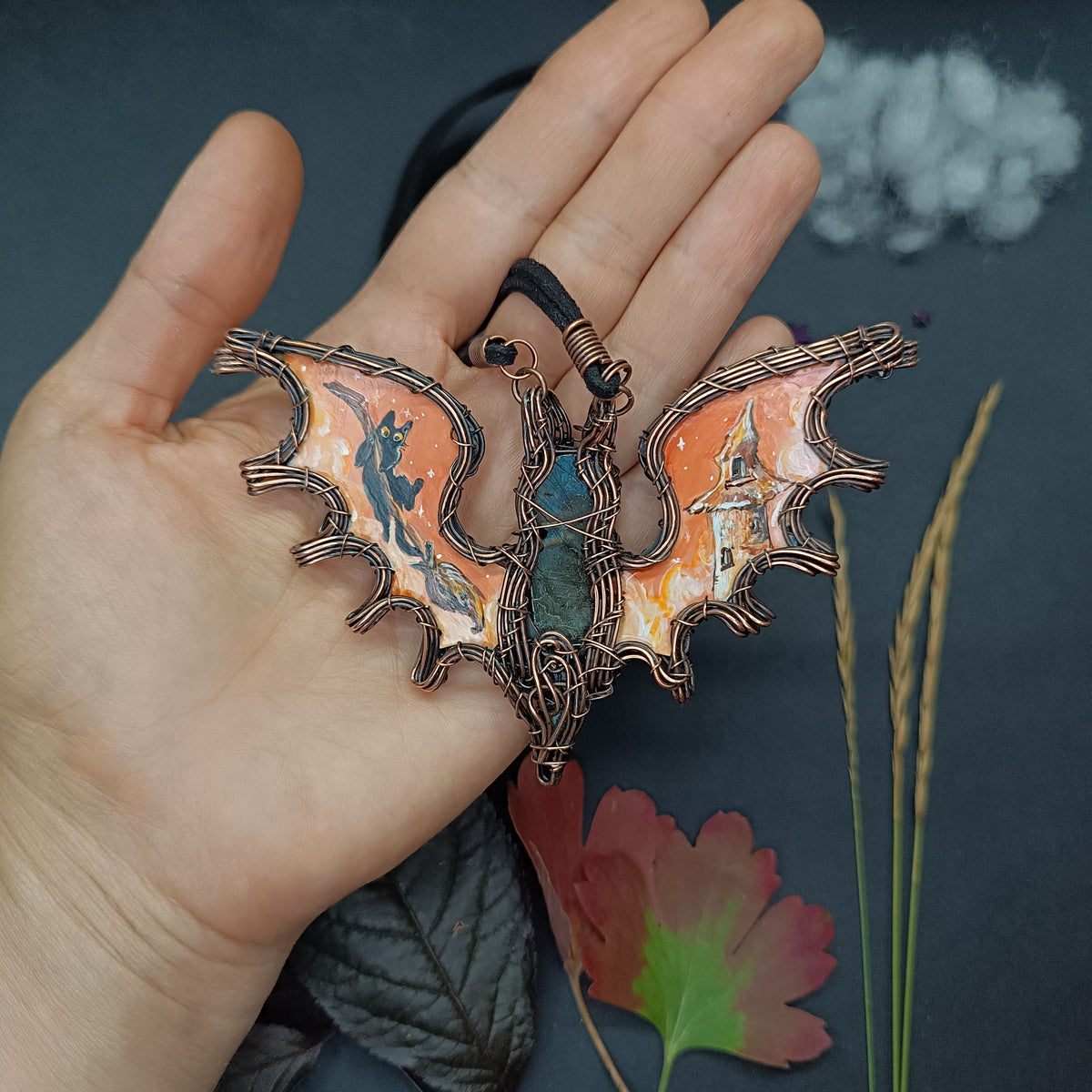 Magic Halloween Bat necklace 🦇