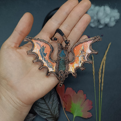 Magic Halloween Bat necklace 🦇