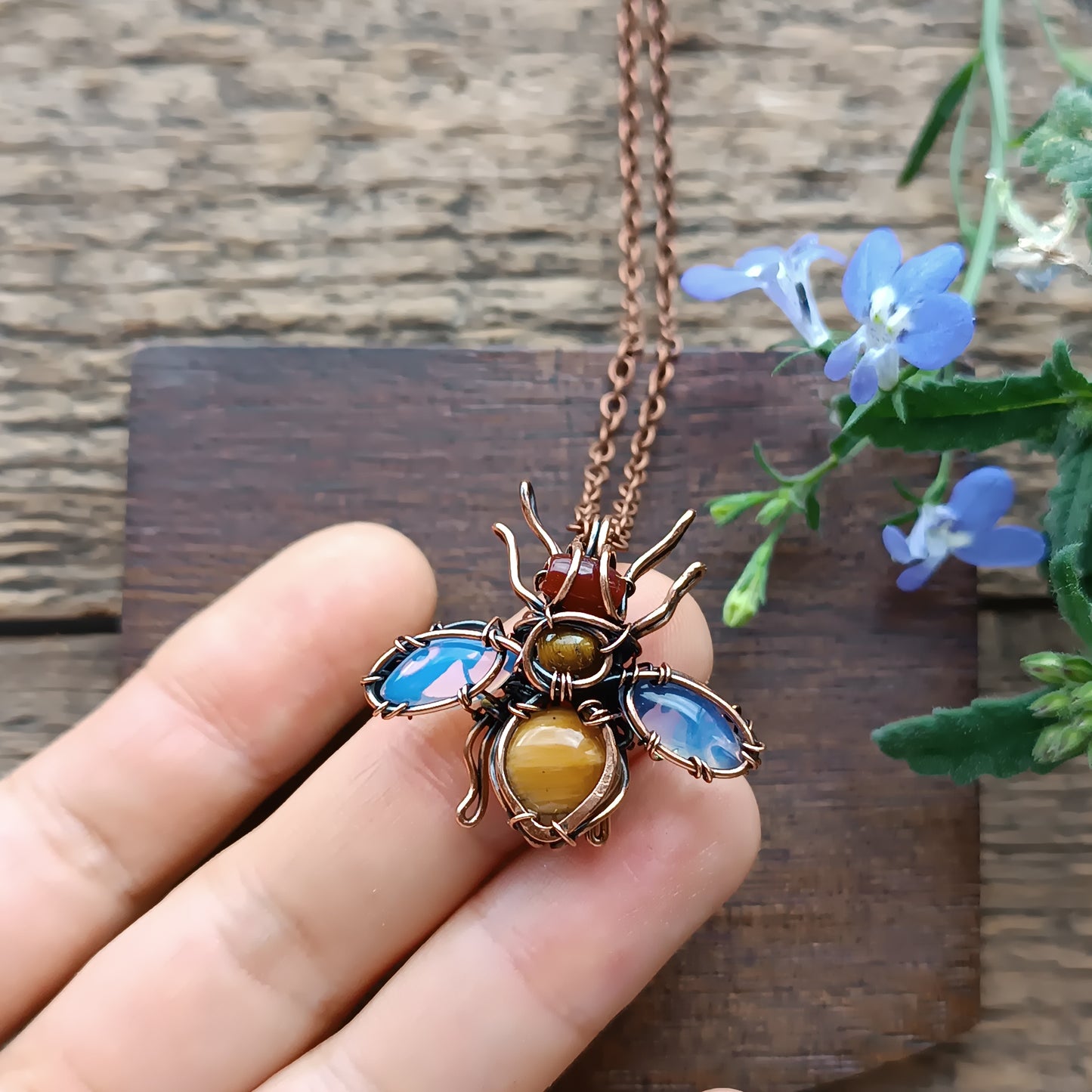 Morning sky wings bee charm