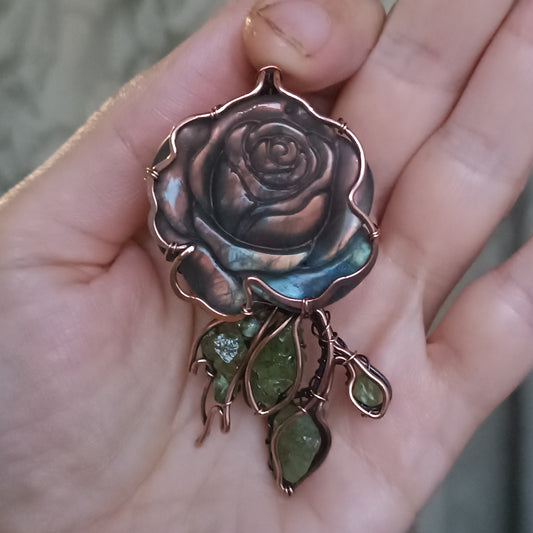 Sunset rose necklace