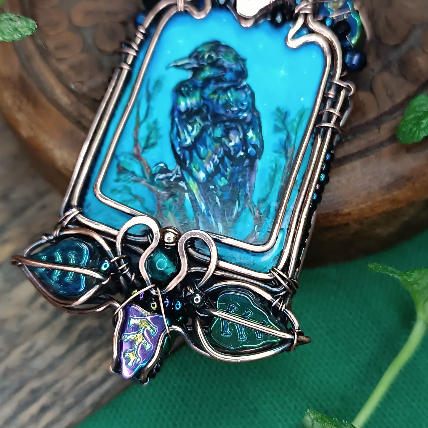 The ballad of Raven and Dragon. Magical necklace.