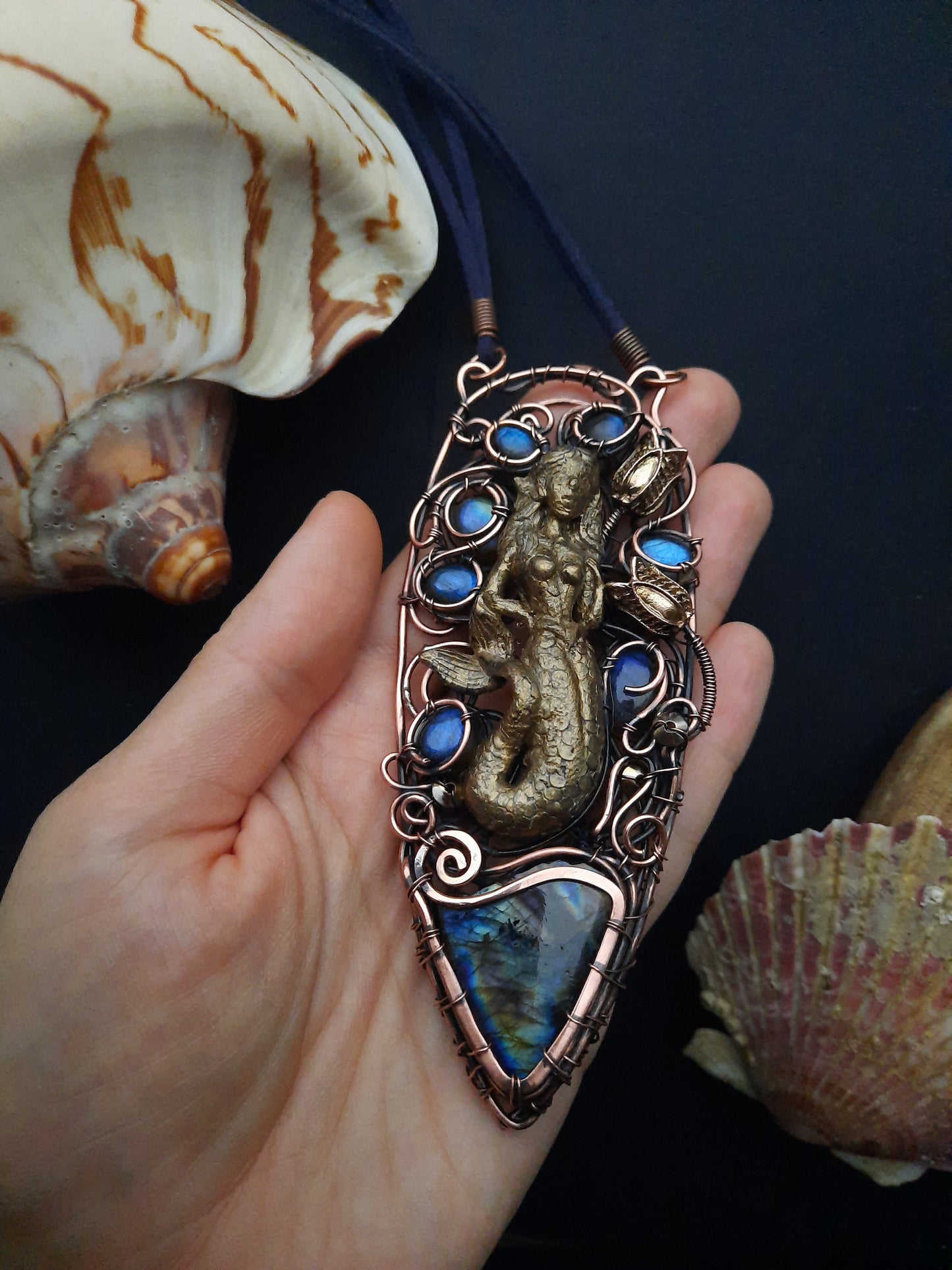 Mermaid goddess. Wire wrapped necklace with labradorites.