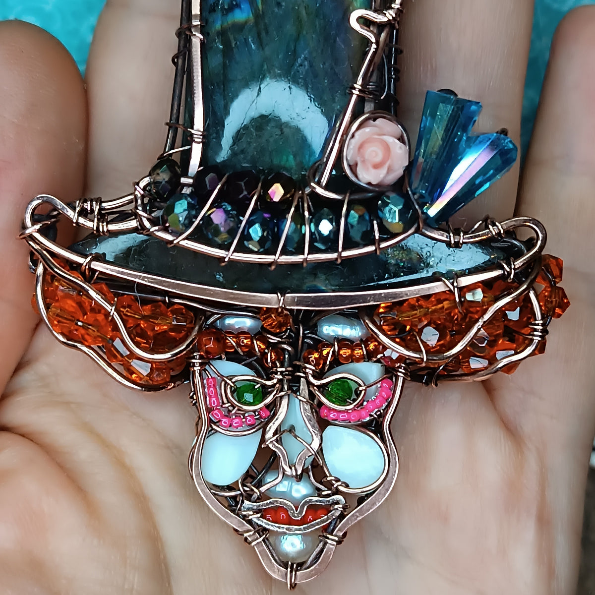 Mad Hatter necklace🎩🏵️