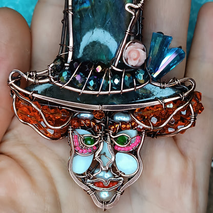 Mad Hatter necklace🎩🏵️
