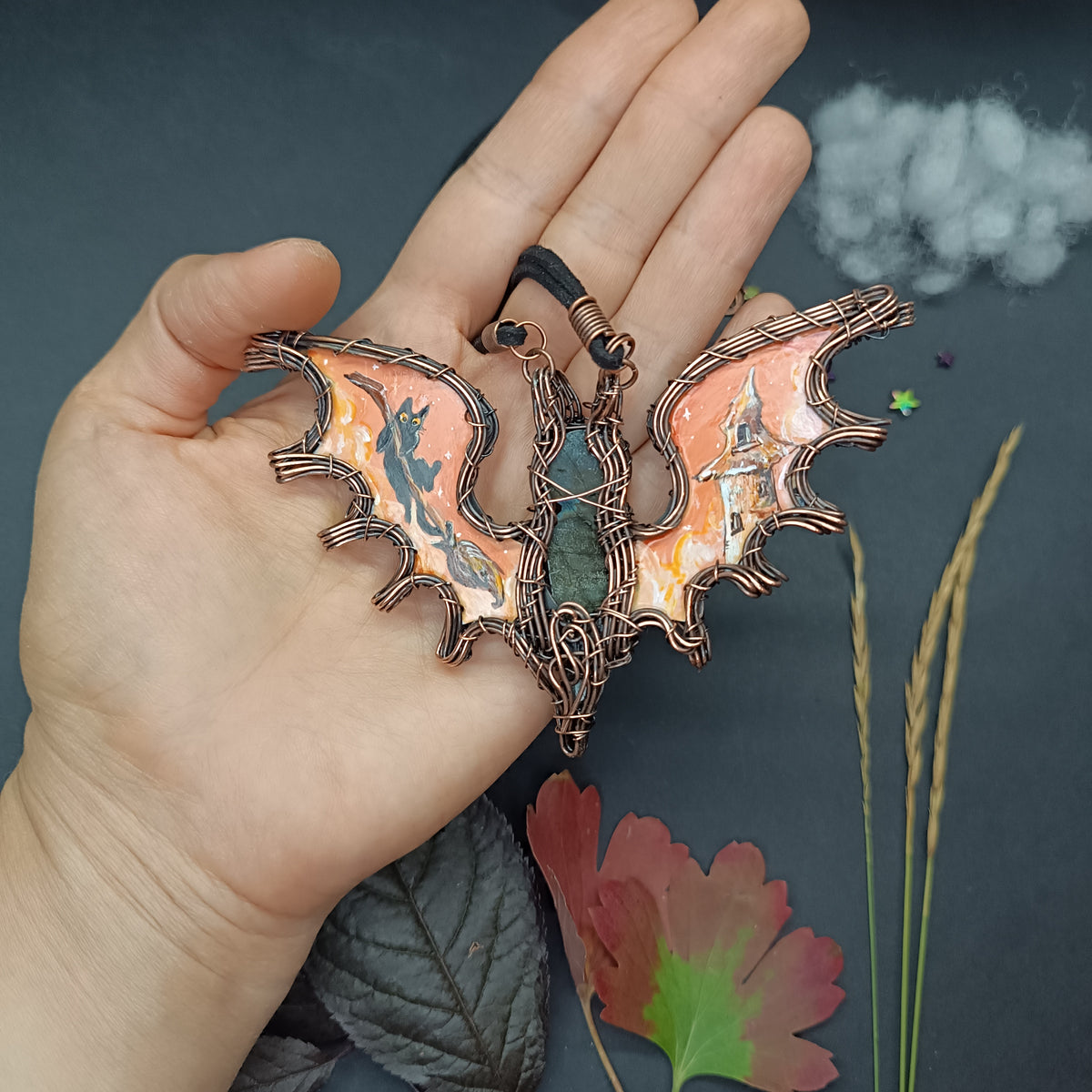 Magic Halloween Bat necklace 🦇