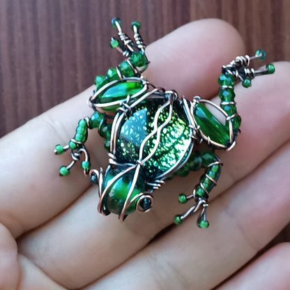 Froggy pendant