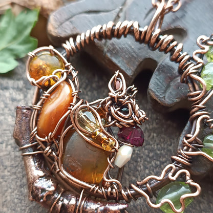 Cute squirrel on the oak tree. necklace 🍂