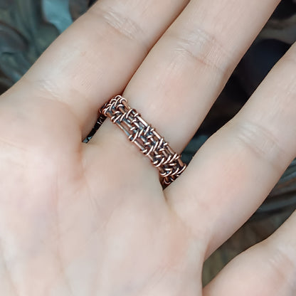 Peridot ring. Adjustable. Size S-L