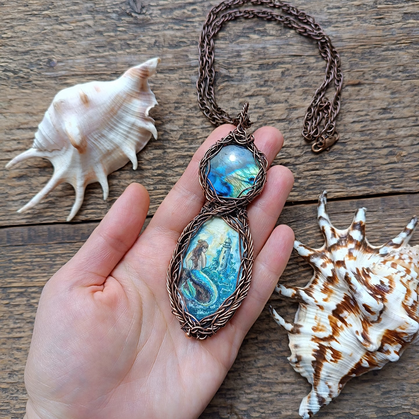 Ocean lullaby 🧜 Wearable art necklace.