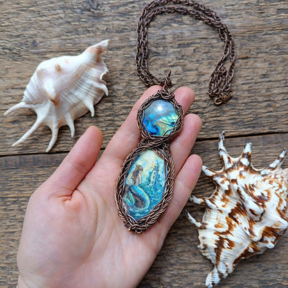 Ocean lullaby 🧜 Wearable art necklace.