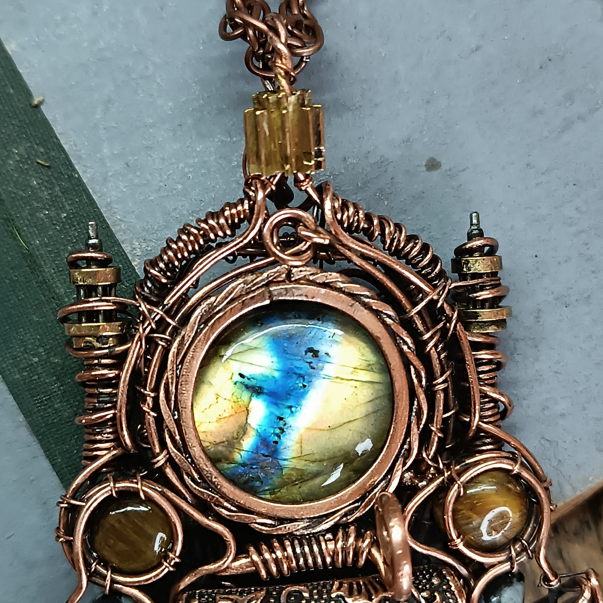 Time keeper🐱🕰️ Statement necklace with smiling cat and vintage watch.