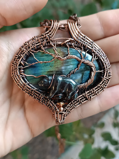 Tree of life necklace with the bear.