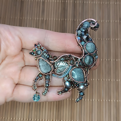 Grey kitty brooch/pendant. (2 in 1)
