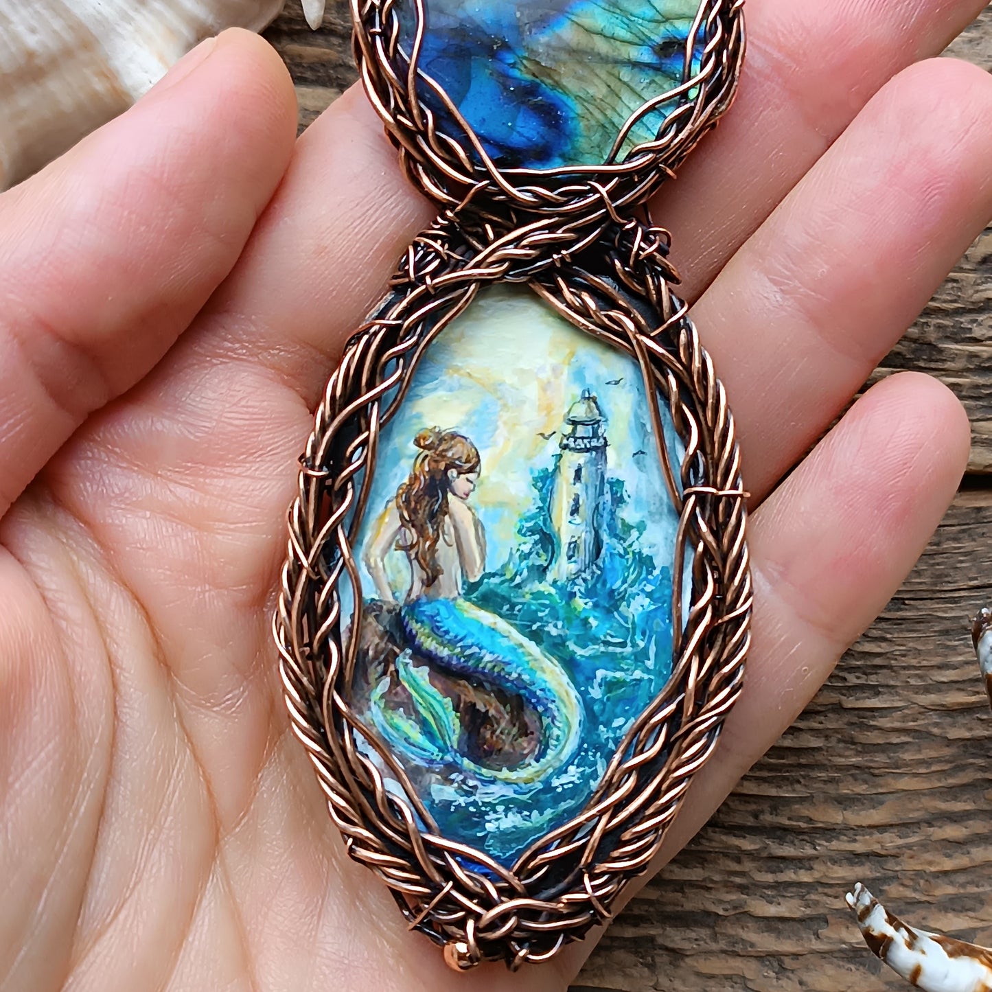 Ocean lullaby 🧜 Wearable art necklace.