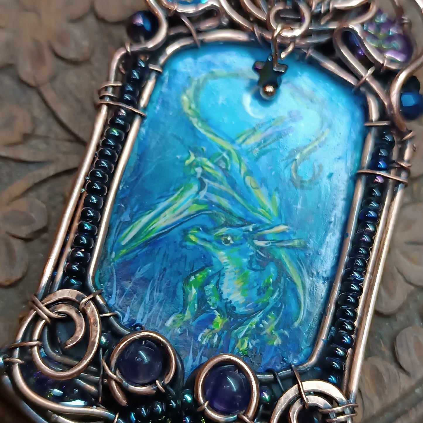 The ballad of Raven and Dragon. Magical necklace.