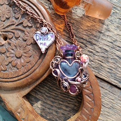 Magic "Drink me" bottle necklace💜