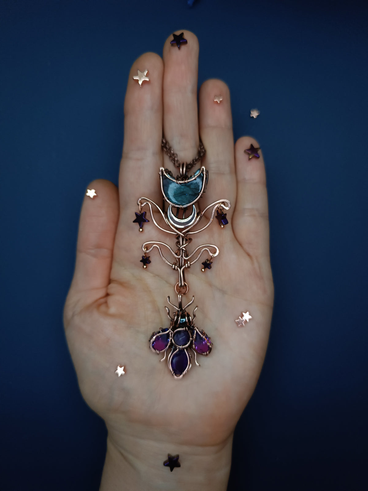 Celestial bee💜🐝🌙✨