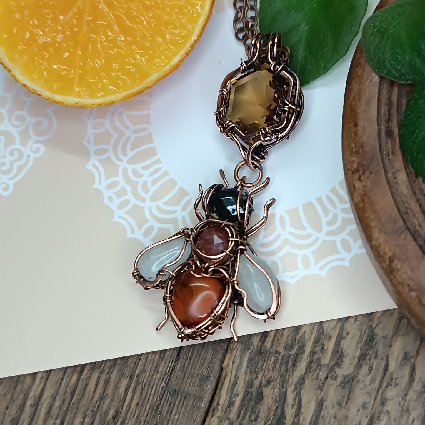 Zultanite honey comb bee necklace 💛🩷🐝