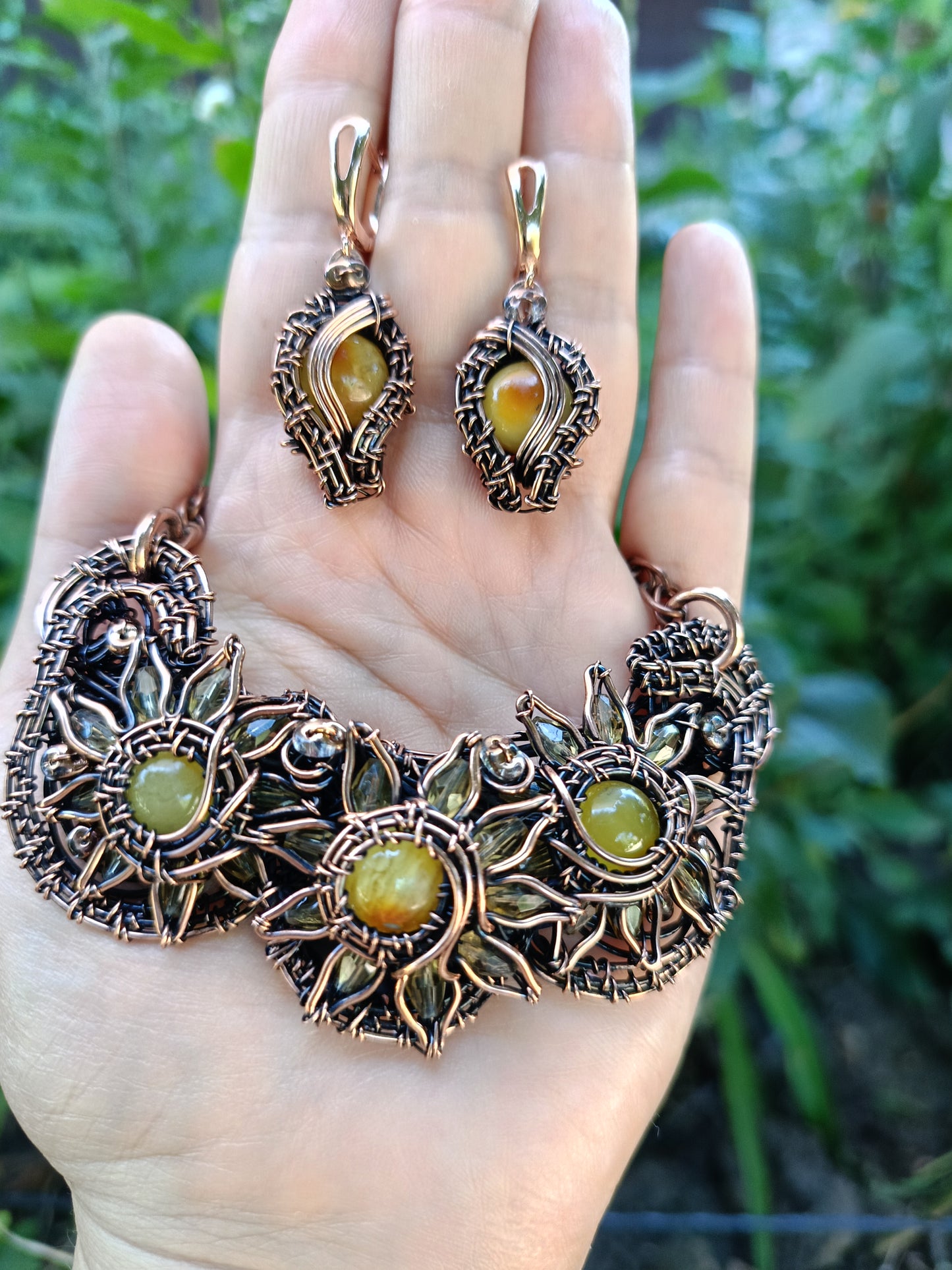 Sunflowers. Set of necklace and earrings.