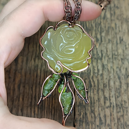 Butter yellow agate rose necklace.