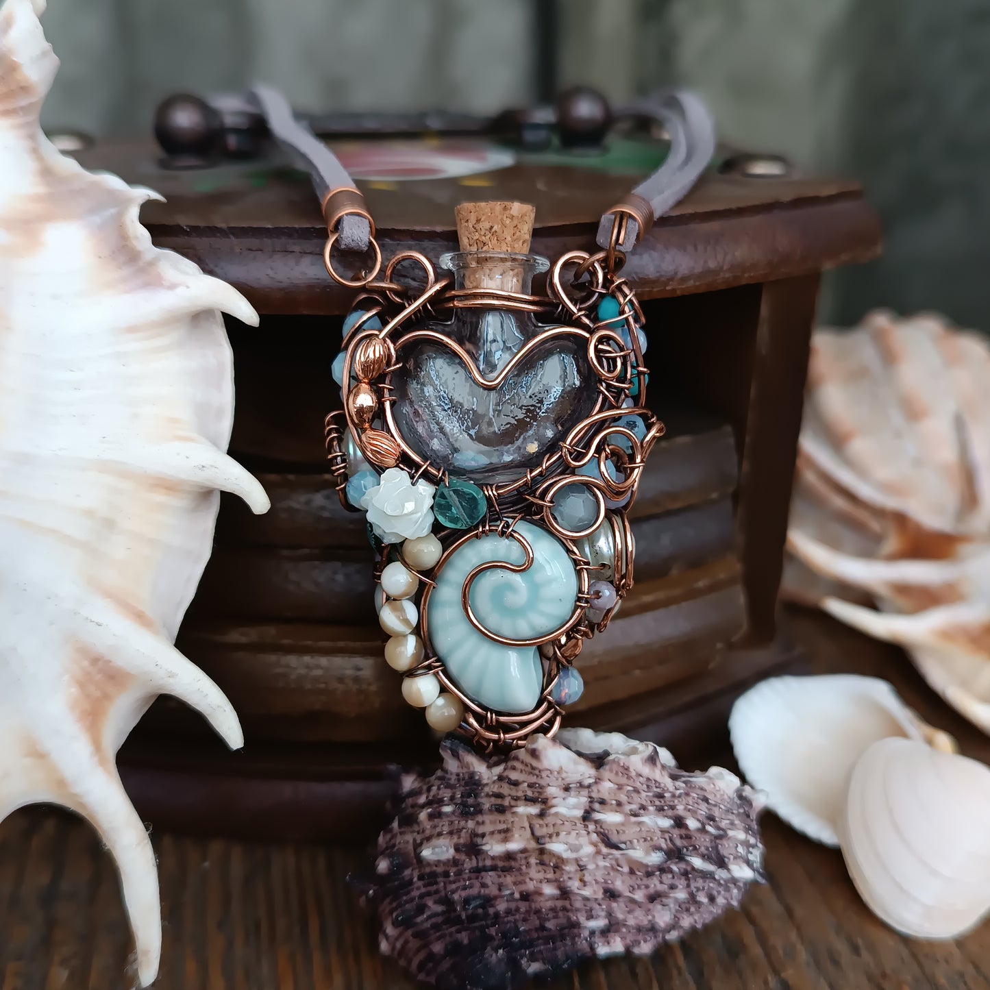 Heart of the ocean. Reversible vial necklace