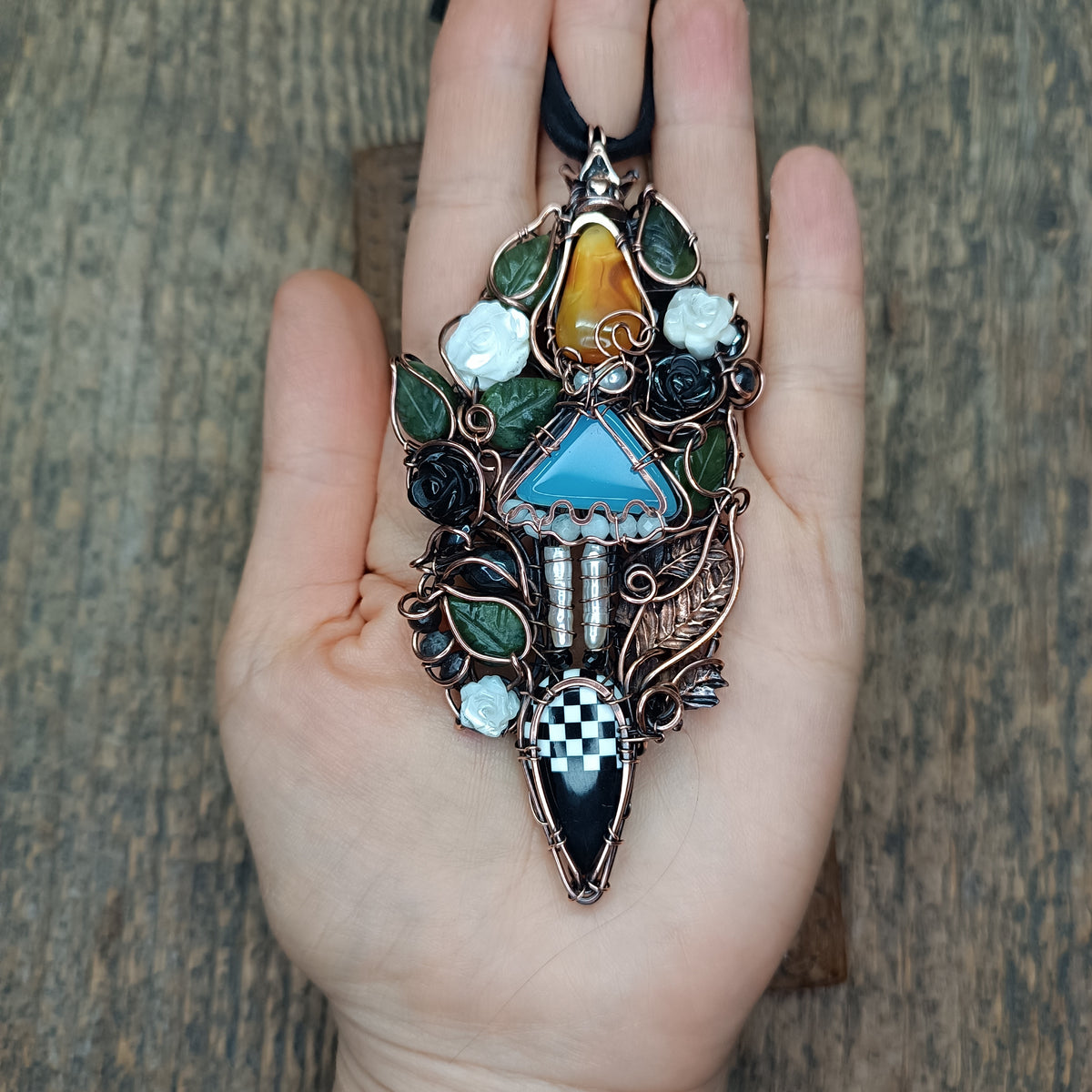 Alice the chess queen necklace♟️🩵🤍🖤