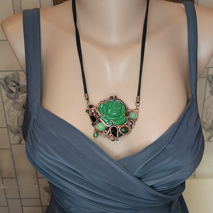 Jade garden. Rose necklace and earrings.