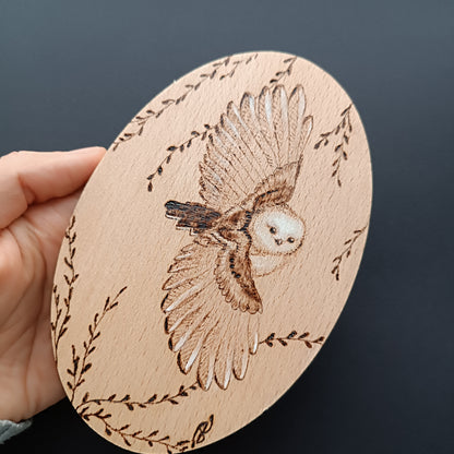 Snowy owly wall hanging.