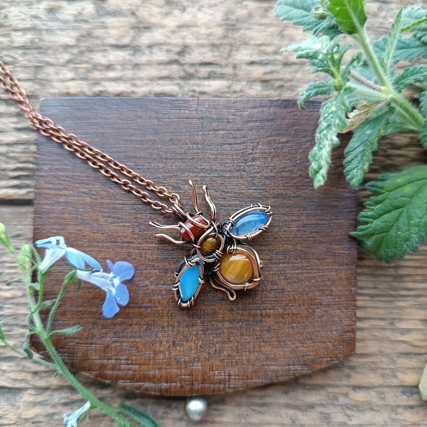 Morning sky wings bee charm