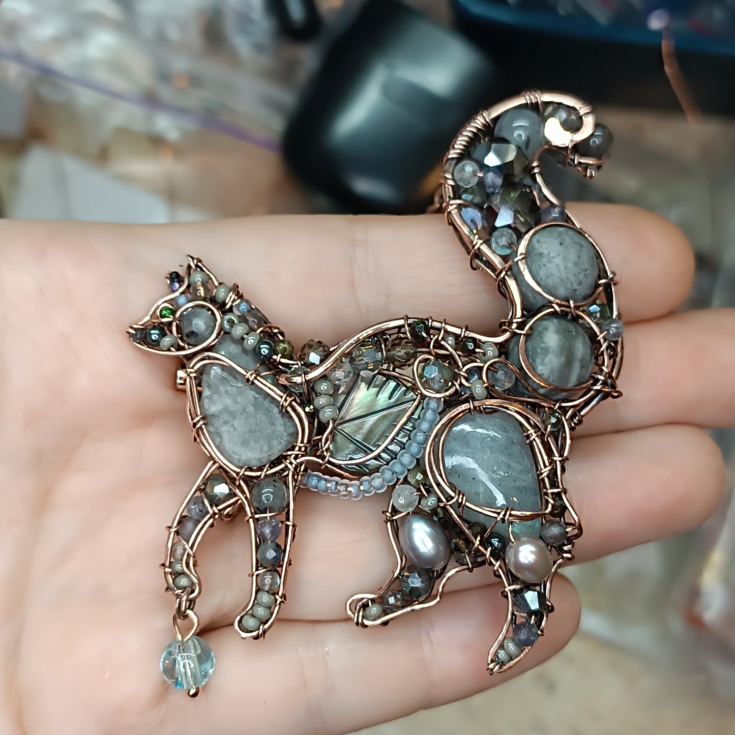 Grey kitty brooch/pendant. (2 in 1)