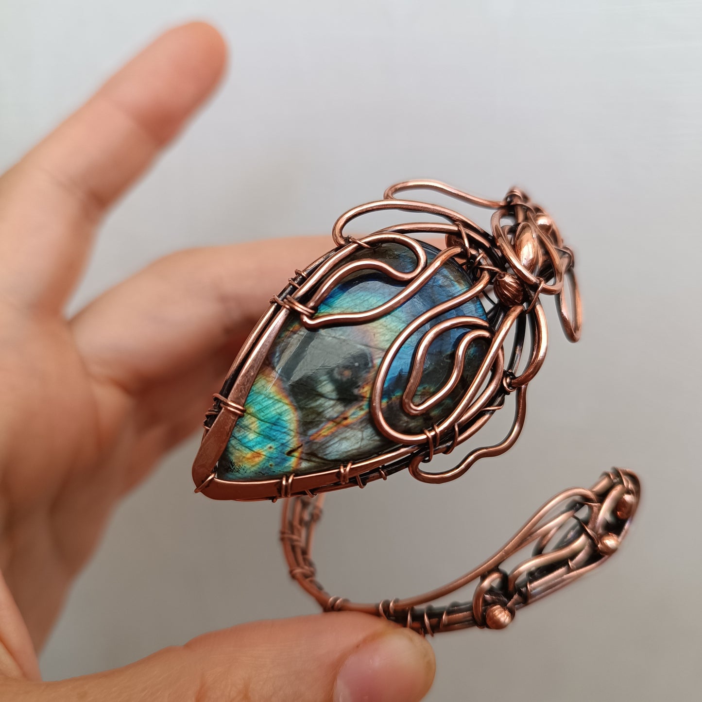 Gorgeous labradorite cuff bracelet. Adjustable. Size S-M