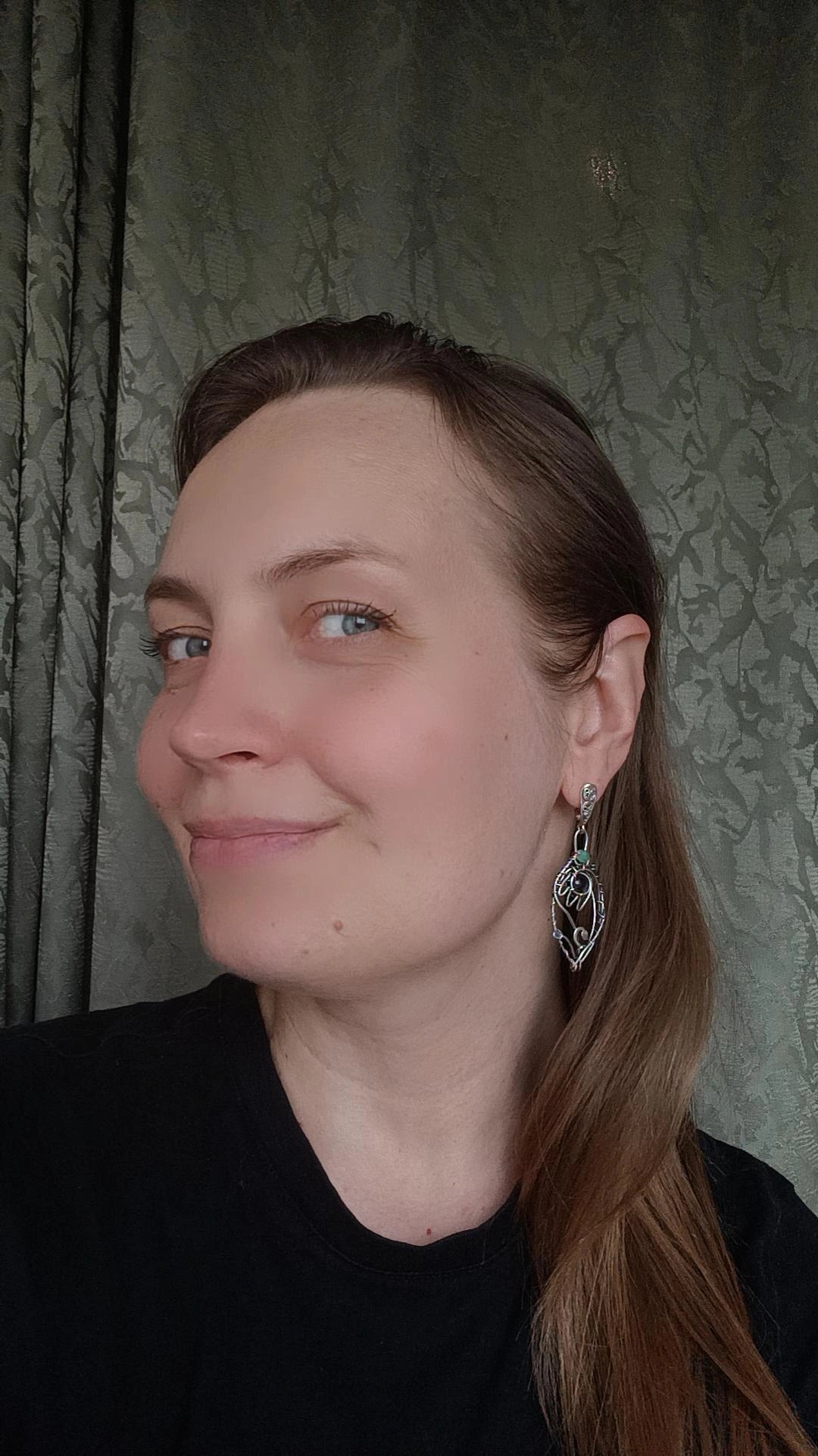 Silver dangling earrings. Amethyst bells.