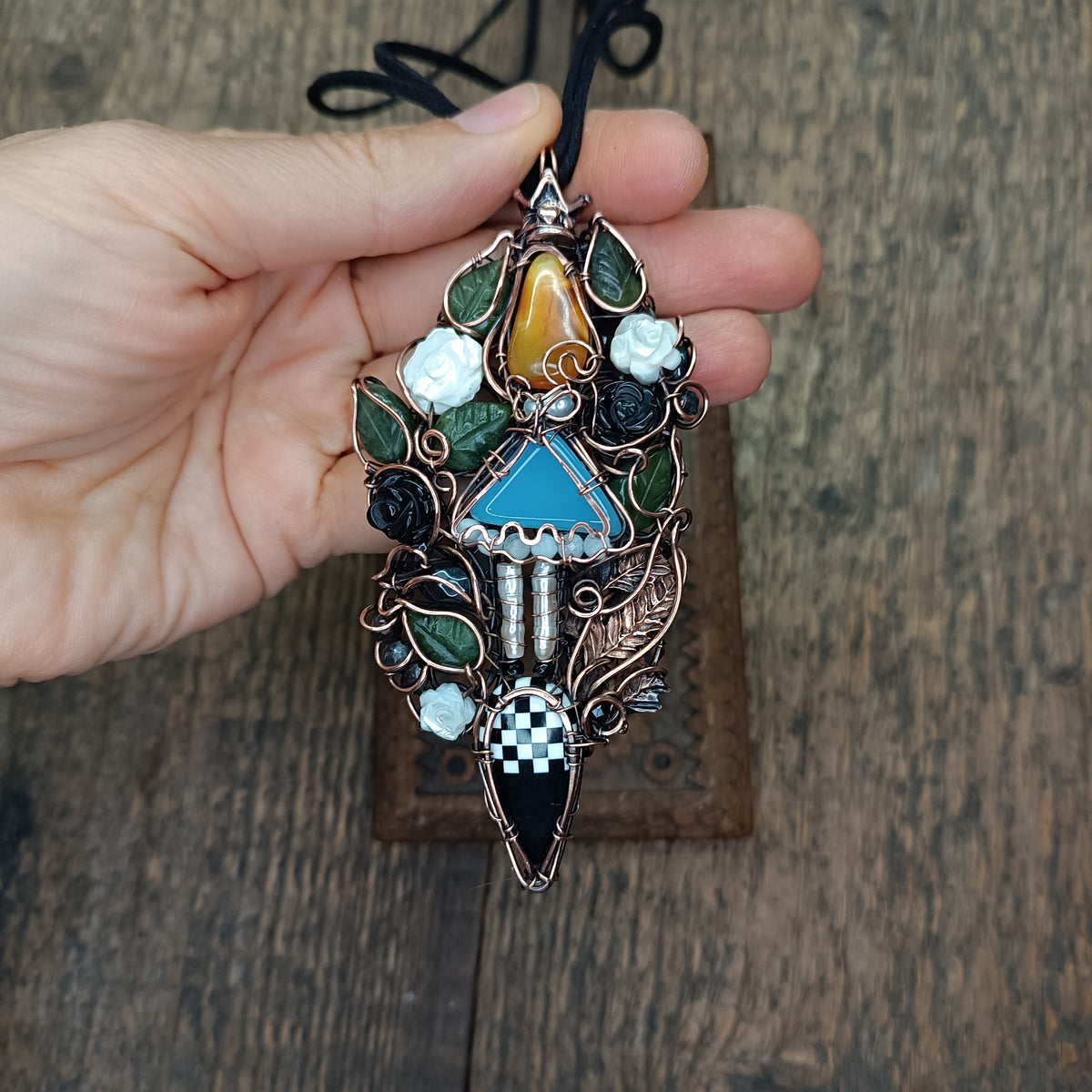 Alice the chess queen necklace♟️🩵🤍🖤