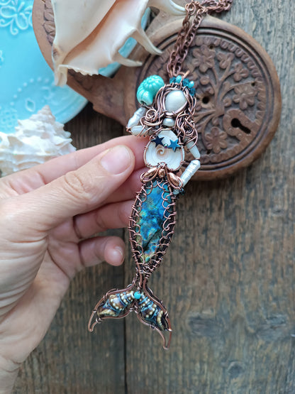 Listening to the ocean. 🧜🐚🩵
