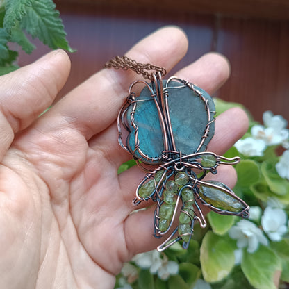Glowing rose pendant