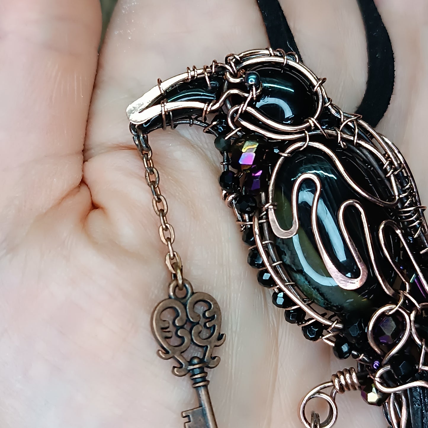 Secret keeper raven with heart💜