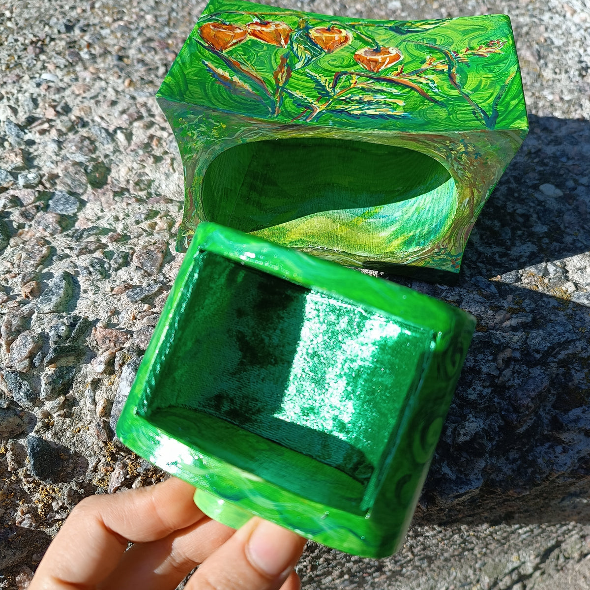 Garden mouse. Hand painted jewelry box.