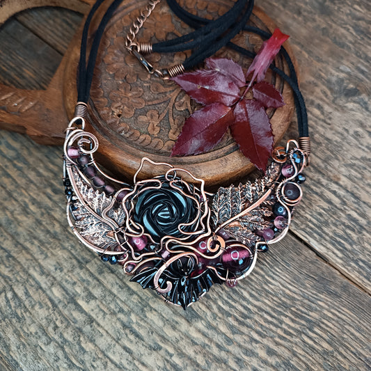 Night Queen. Statement necklace