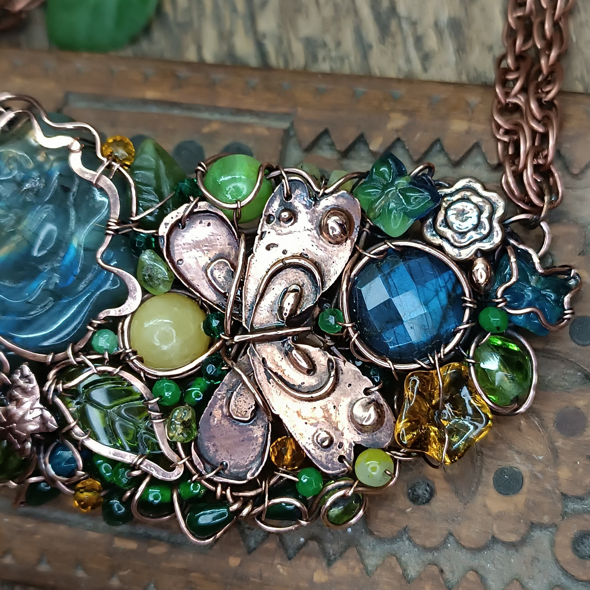 "Butterflies in the rose garden"💚🌹🦋