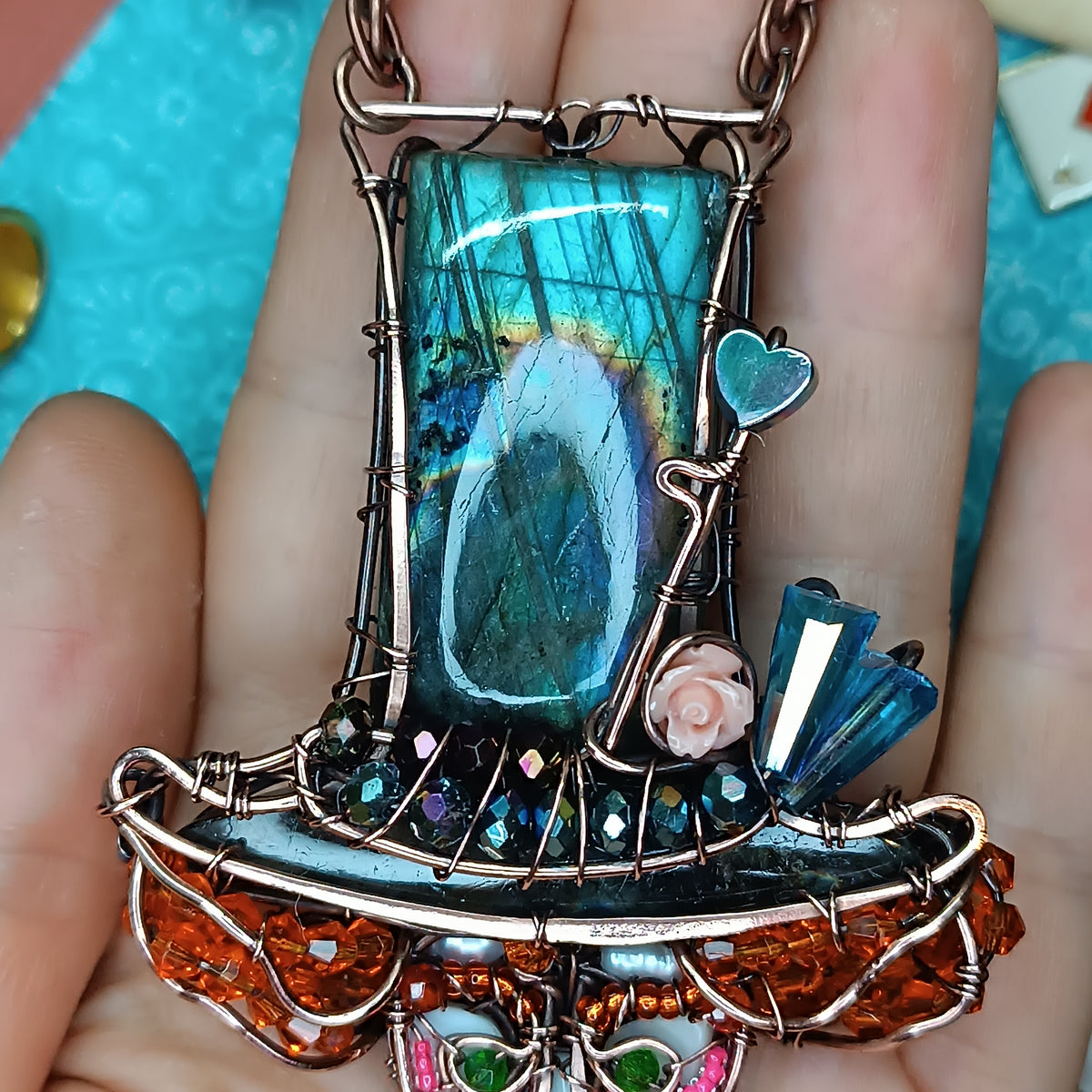 Mad Hatter necklace🎩🏵️