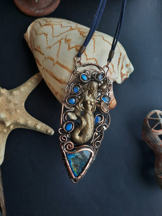 Mermaid goddess. Wire wrapped necklace with labradorites.