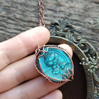 Labradorite rose pendant