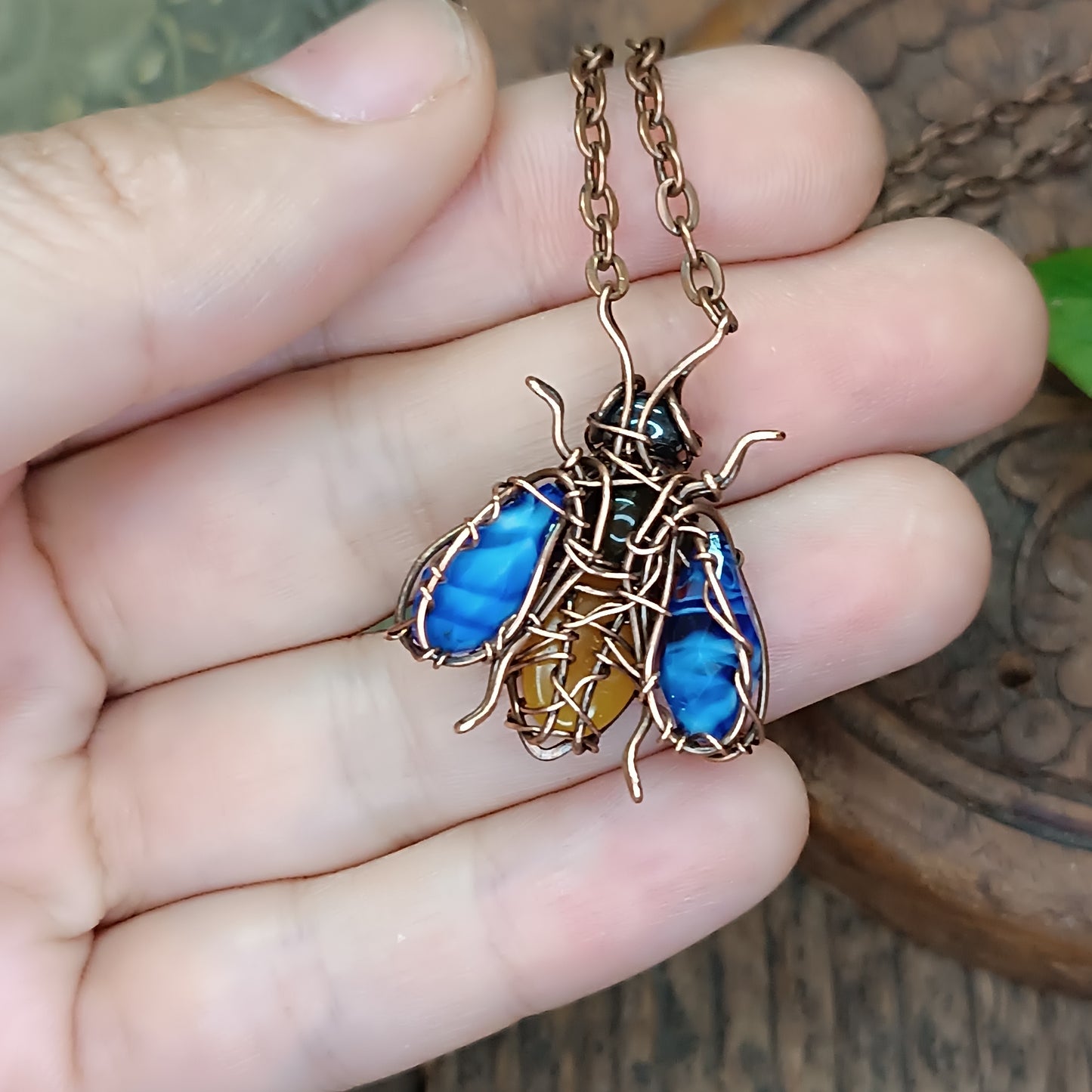 🫐🐝Blueberry honey bee pendant
