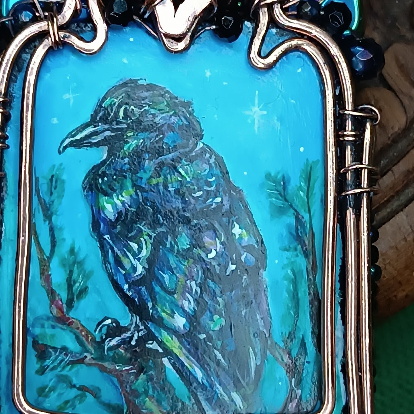 The ballad of Raven and Dragon. Magical necklace.